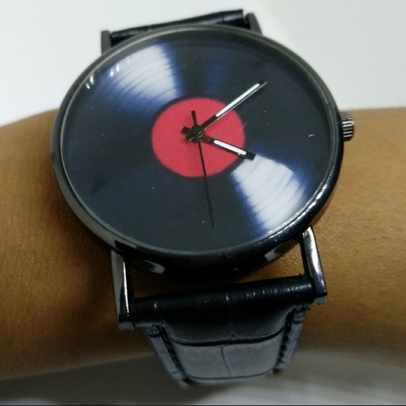 Vinyl record face watch - Picture 2 of 3